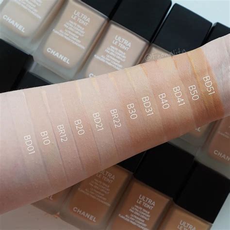 Review & Swatches: Chanel Ultra Le Teint Foundation 